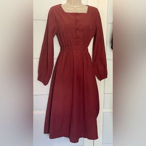 Retro French Dresses Square Neck Mesh Fashion with elegant red color. Size